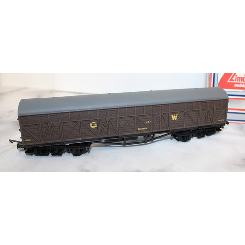 912 - 2 x Boxed Collectable Train Engines By Lima Models And 2 x GMR Carriages  ( Only One Boxed)