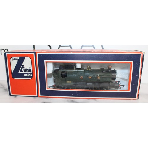 912 - 2 x Boxed Collectable Train Engines By Lima Models And 2 x GMR Carriages  ( Only One Boxed)