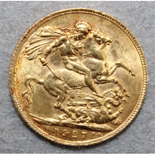 623 - 1927 Gold Full Sovereign Total Weight 8 gms