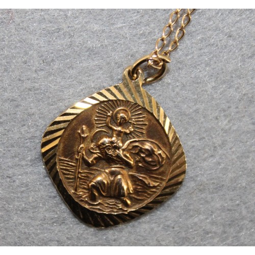 626 - Stamped 375 Gold St Christopher & Chain Total Weight 5.03g