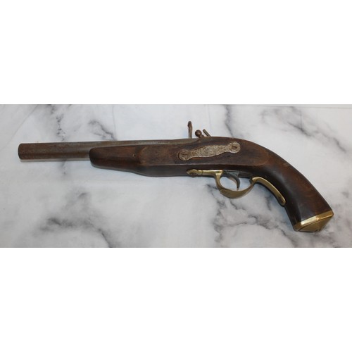 150 - Collectable Flint Lock Pistol
Length 38 cm
COLLECTION ONLY
ID WILL NEED TO BE PROVIDED UPON COLLECTI... 