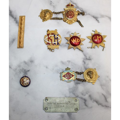 151 - Collectable Vintage Masonic Belt Pieces,Badges