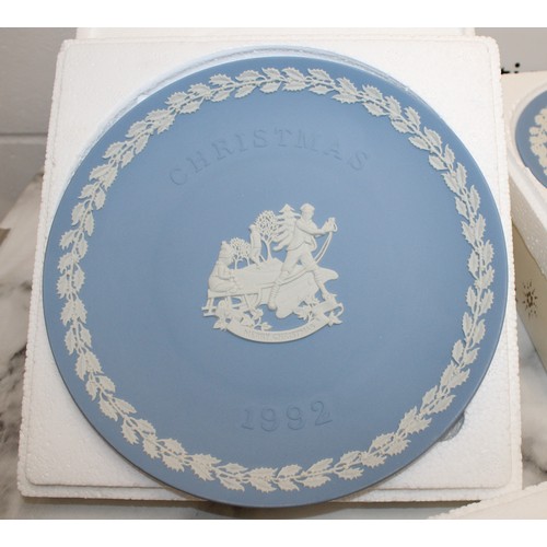 152 - 15 x Collectable Boxed Wedgewood Christmas Plates Dated Between 1975-1993