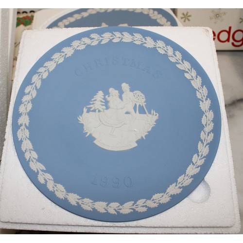 152 - 15 x Collectable Boxed Wedgewood Christmas Plates Dated Between 1975-1993