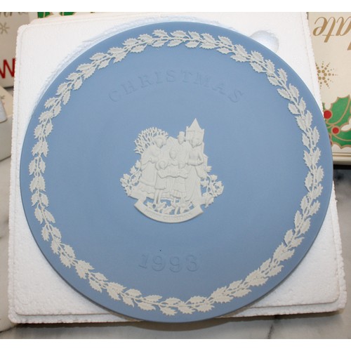 152 - 15 x Collectable Boxed Wedgewood Christmas Plates Dated Between 1975-1993