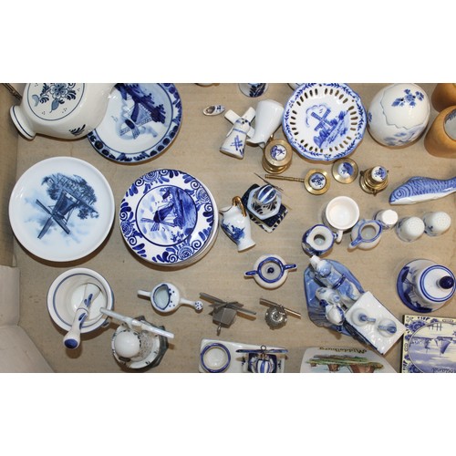 157 - A Selection Of Mainly Dutch Collectable Blue Ceramic Items
COLLECTION ONLY