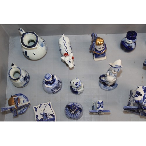 159 - A Selection Of Mainly Dutch Collectable Blue Ceramic Items
COLLECTION ONLY