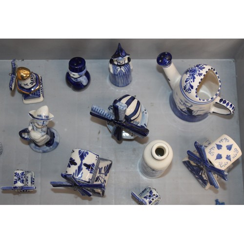 159 - A Selection Of Mainly Dutch Collectable Blue Ceramic Items
COLLECTION ONLY