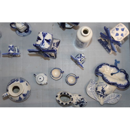 159 - A Selection Of Mainly Dutch Collectable Blue Ceramic Items
COLLECTION ONLY