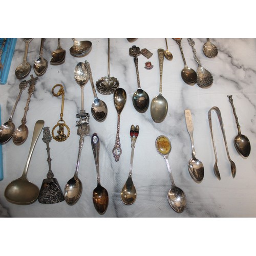 160 - A Large Selection Of Collectable Spoons Most In Display Cases  And Other
Dimensions 43cm x 30cm
COLL... 