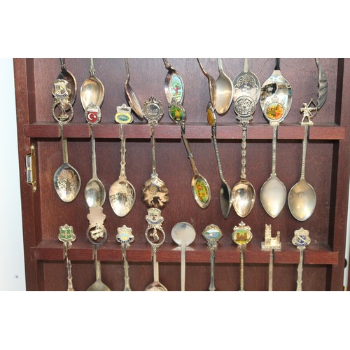 160 - A Large Selection Of Collectable Spoons Most In Display Cases  And Other
Dimensions 43cm x 30cm
COLL... 