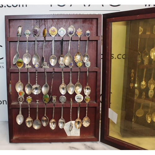 160 - A Large Selection Of Collectable Spoons Most In Display Cases  And Other
Dimensions 43cm x 30cm
COLL... 