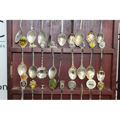 160 - A Large Selection Of Collectable Spoons Most In Display Cases  And Other
Dimensions 43cm x 30cm
COLL... 