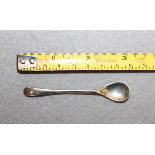 585 - Silver Hallmarked Mustard Spoon