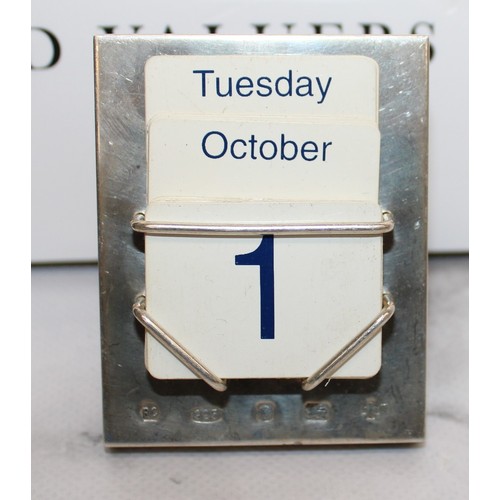 587 - Silver Hallmarked Vintage Desk Calendar 6 x 7.5cm