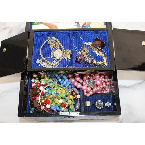 486 - Jewellery Box Containing Mixed Jewellery Items