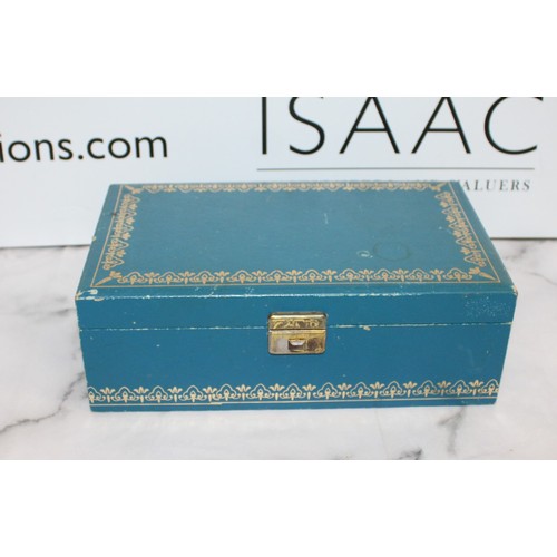 490 - Jewellery Box Containing Mixed Jewellery Items