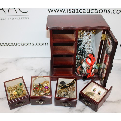 493 - Mixed Jewellery Items In Jewellery Box
Collection Only