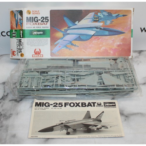 689 - 4 x Boxed HASEGAWA & HALES Military Aircraft Models