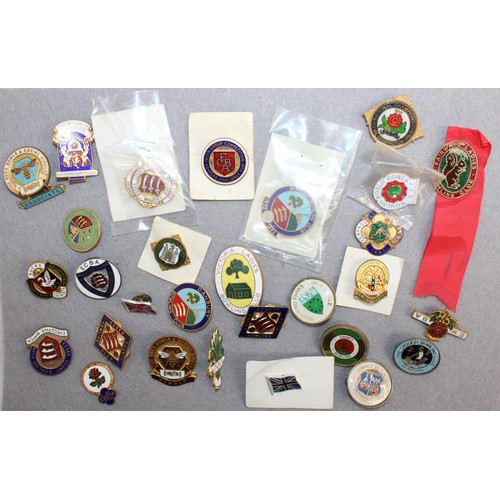 24 - Selection Of Collectable Badges