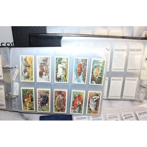 32 - Large Quantity Of Collectable Cigarette Picture Cards Etc 5 x Folders...