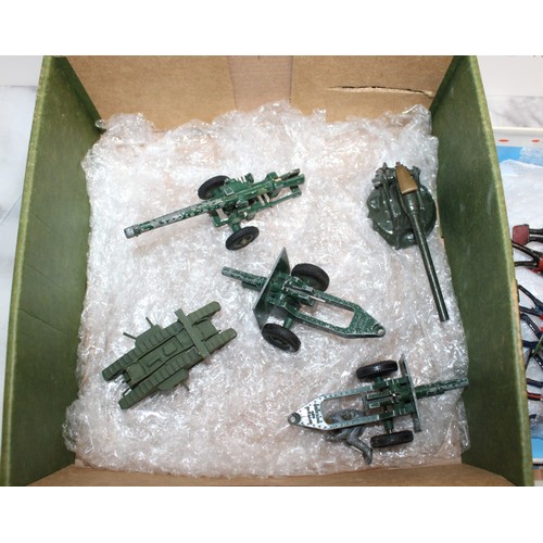 702 - Military Metal Soldiers and Field Guns / Tanks ( Some Britains) - Used Conditions