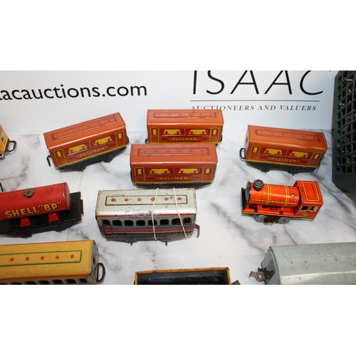 703 - Quantity Of Playworn OO Gauge Engines, Carriages, Track & Crossings 
Various Conditions