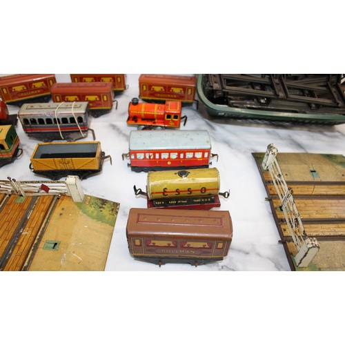 703 - Quantity Of Playworn OO Gauge Engines, Carriages, Track & Crossings 
Various Conditions