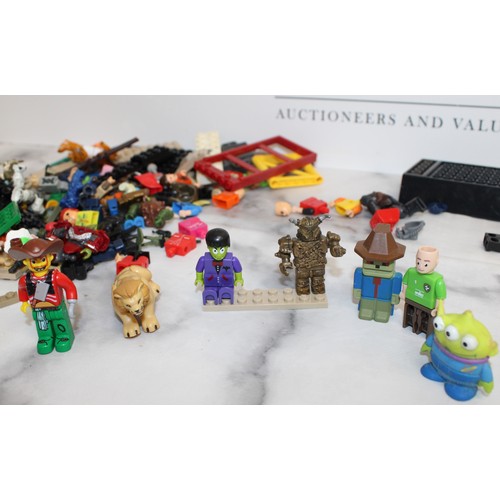 706 - A Quantity Of Collectable Play Worn Lego Pieces Etc