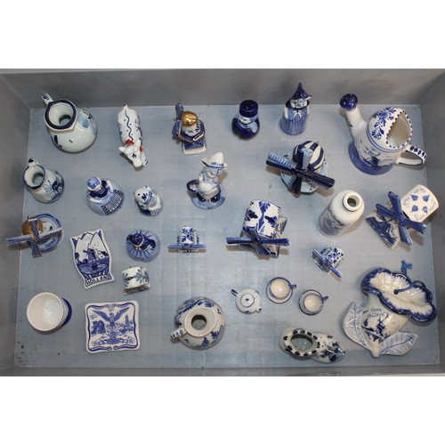 47 - A Selection Of Mainly Dutch Collectable Blue Ceramic Items
COLLECTION ONLY