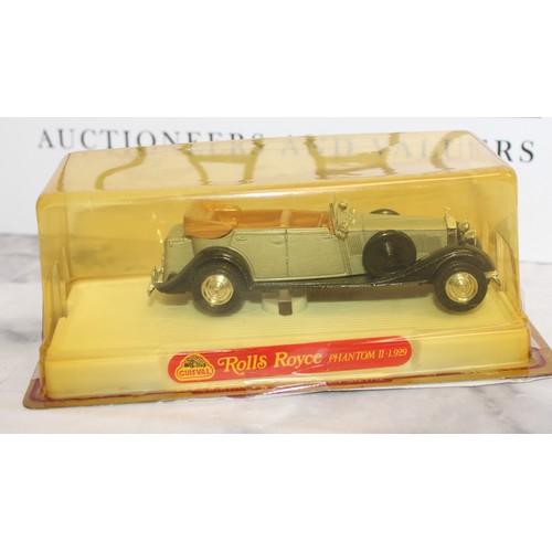 739 - A Selection Of Collectable Boxed Die Cast Model Vehicles By Guisval