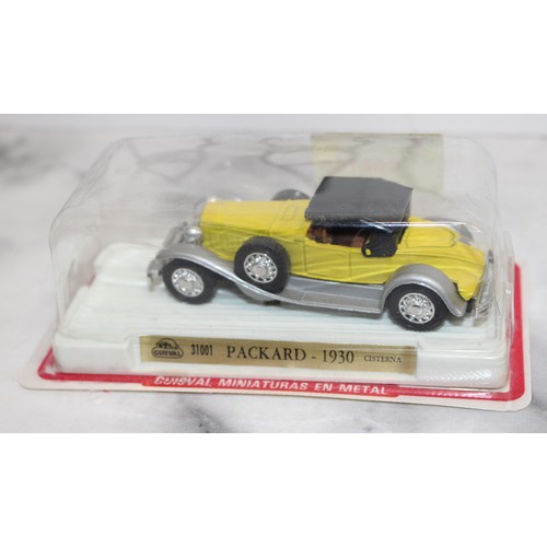 739 - A Selection Of Collectable Boxed Die Cast Model Vehicles By Guisval