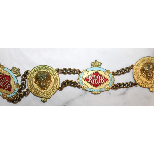 518 - Collectable Vintage Masonic Decorative Belt Insignia & Badge