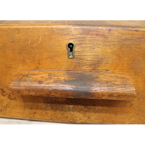 9 - A Collectable Vintage Wooden Box/Draw L:27cm H:13cm D:23cm