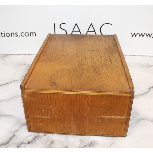 9 - A Collectable Vintage Wooden Box/Draw L:27cm H:13cm D:23cm...