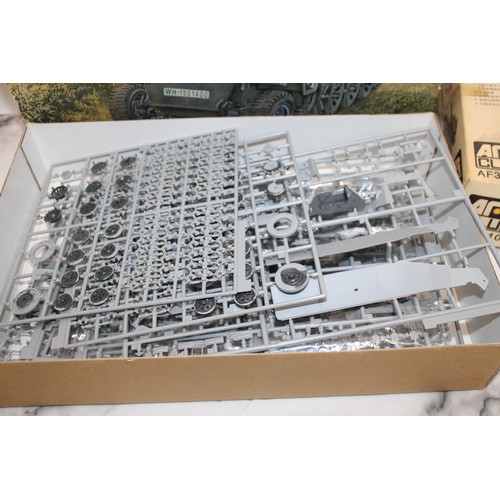 773 - 4 x Boxed Model Kits Inc- DRAGON/Ar.v