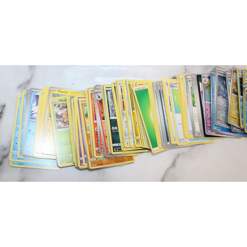 780 - Quantity Of POKEMON Cards In A Tin