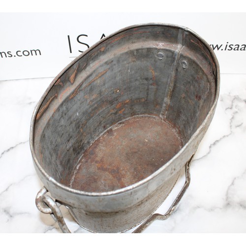 300 - A Collectable Vintage FF&S W D 1944 Galvanized Metal Bucket H:26cm L:40cm