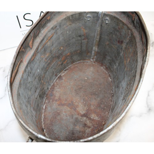 300 - A Collectable Vintage FF&S W D 1944 Galvanized Metal Bucket H:26cm L:40cm