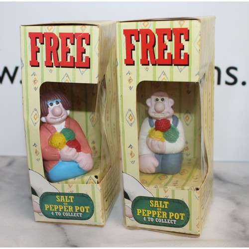 784 - Boxed Wallace And Gromit Mugs, Egg Cups & Salt & Pepper Shakers