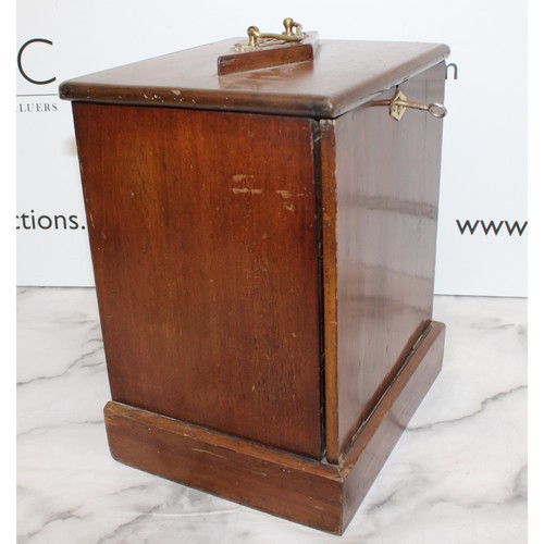 6 - A Vintage Wooden Writing Bureau with lock and key H:35cm...