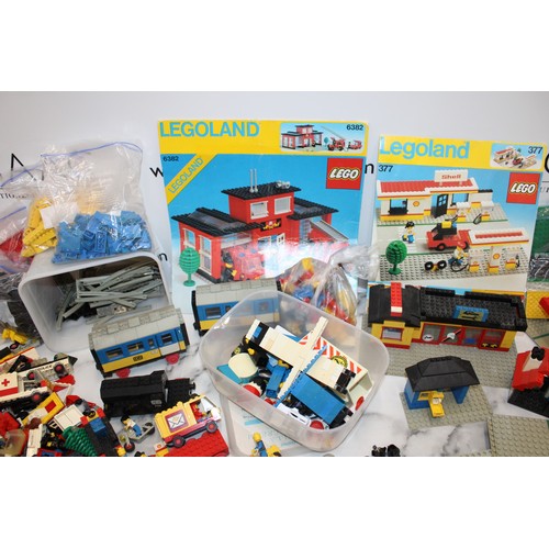 785 - Large Quantity Of LEGO Including Other Figures