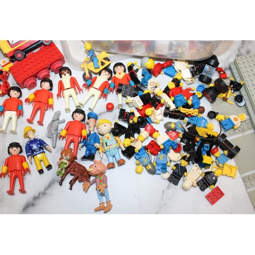 785 - Large Quantity Of LEGO Including Other Figures