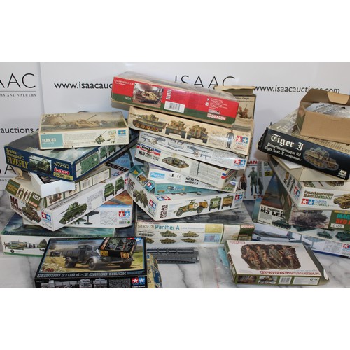 787 - Large Quantity Of Models Incomplete/Used Bits/Boxes/Unopened Bits/All Sorts Etc
Various Conditions