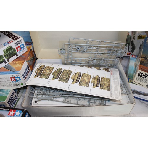 787 - Large Quantity Of Models Incomplete/Used Bits/Boxes/Unopened Bits/All Sorts Etc
Various Conditions