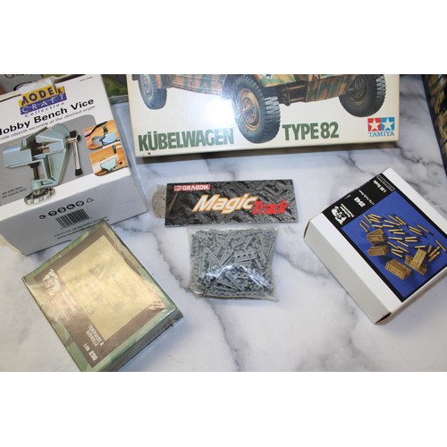 792 - Selection Of Boxed Model Kits Etc Various Conditions Not Checked Inc- Academy/MiniArt/Hobby Boss/IBG... 