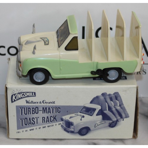 805 - 2 x Boxed Kingsmill Wallace And Gromit Turbo-Matic Toast Rack And Hawkeye Type E Feuerwehr 1924 Vehi... 