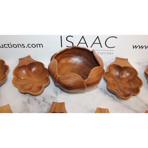 17 - Selection Of Wooden Carved Leaf Design Bowls