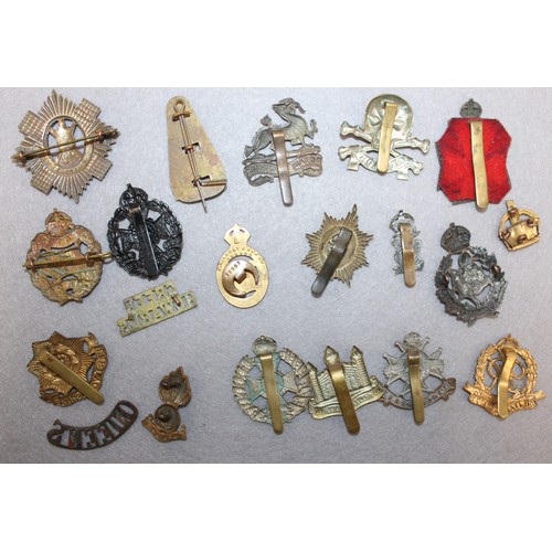 319 - Selection Of 20 Military Cap Badges 
Various Conditions