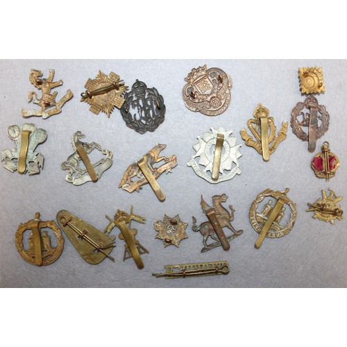 322 - Selection Of 20 Military Cap Badges 
Various Conditions